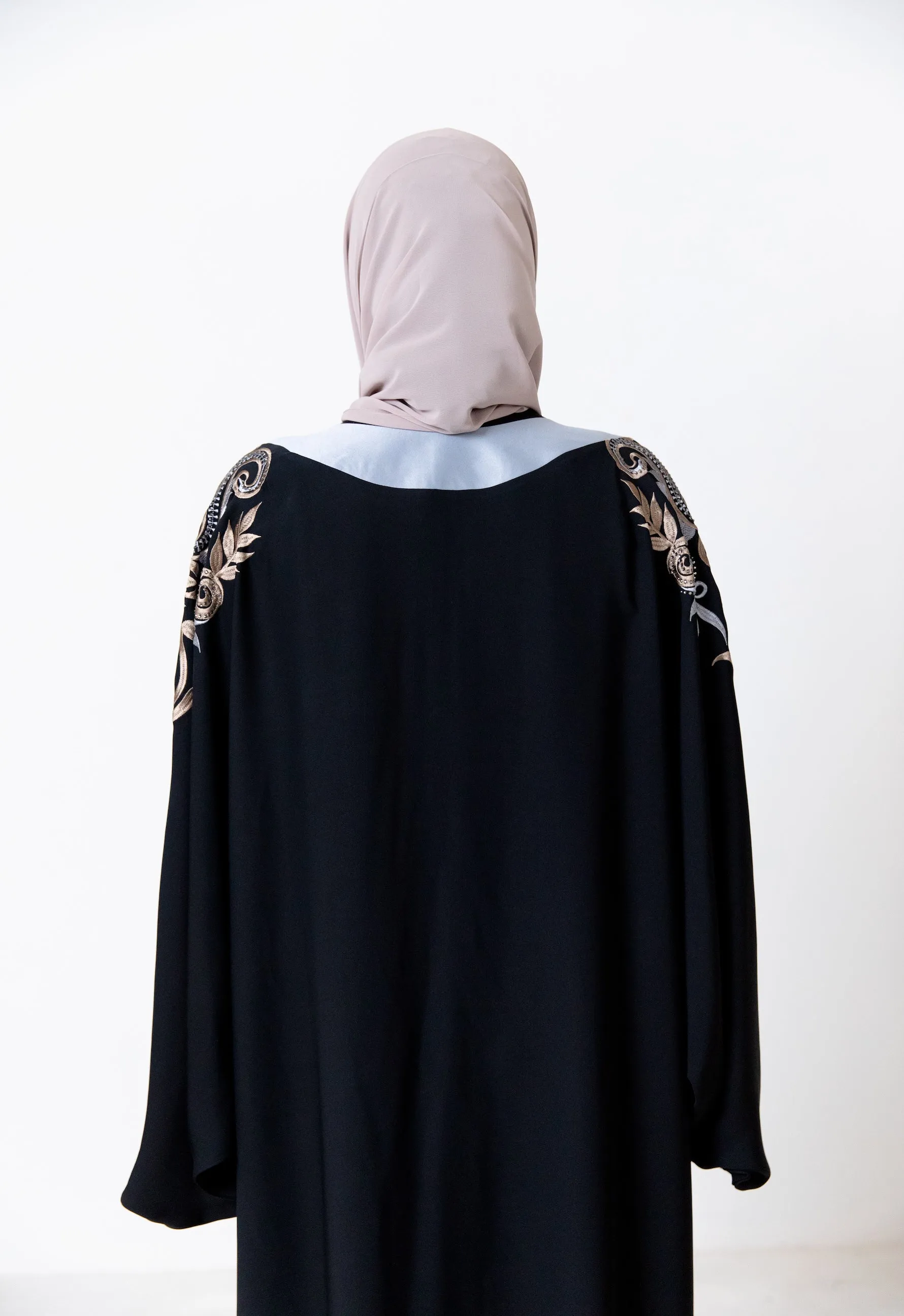 Manal Abaya